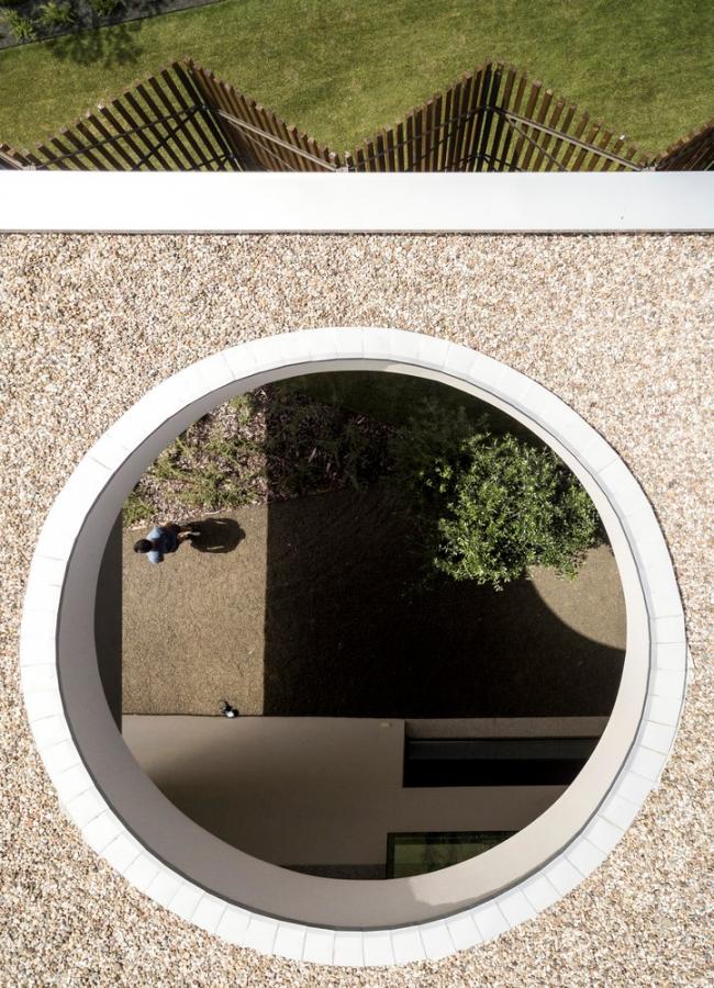 BIM建筑|如帘幕轻轻拉上：葡萄牙Beloura House IV室第