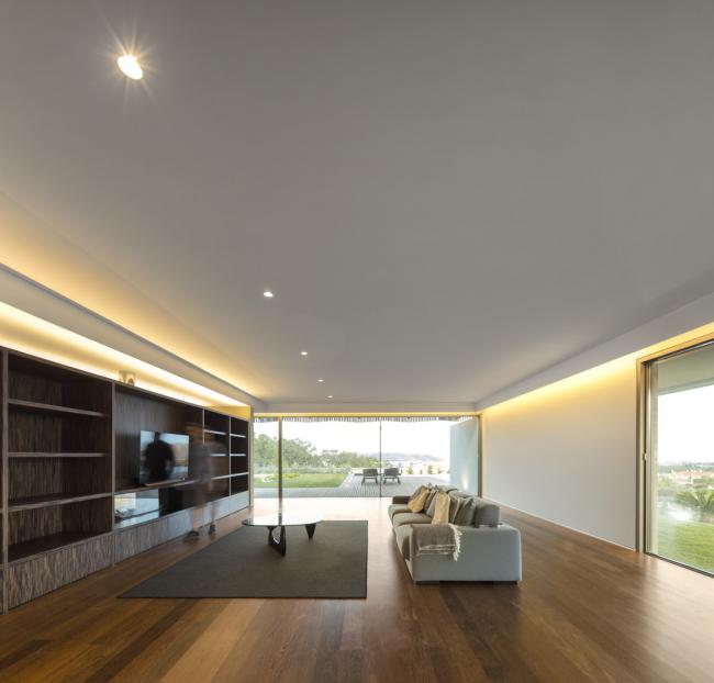 BIM建筑|如帘幕轻轻拉上：葡萄牙Beloura House IV室第