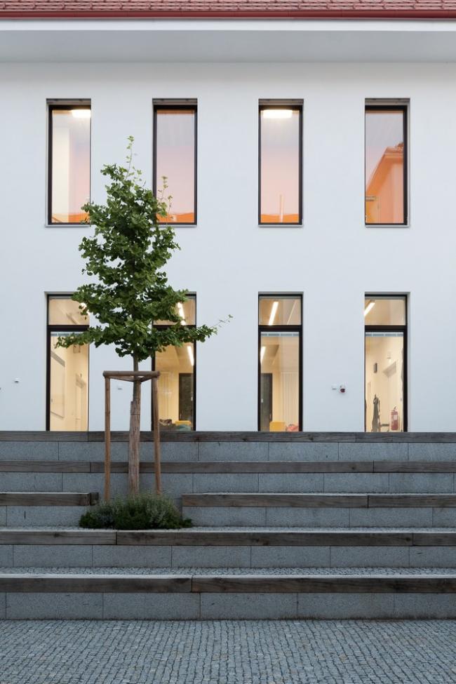 BIM建筑|奶油袍与小红帽：贾拉·西曼小学