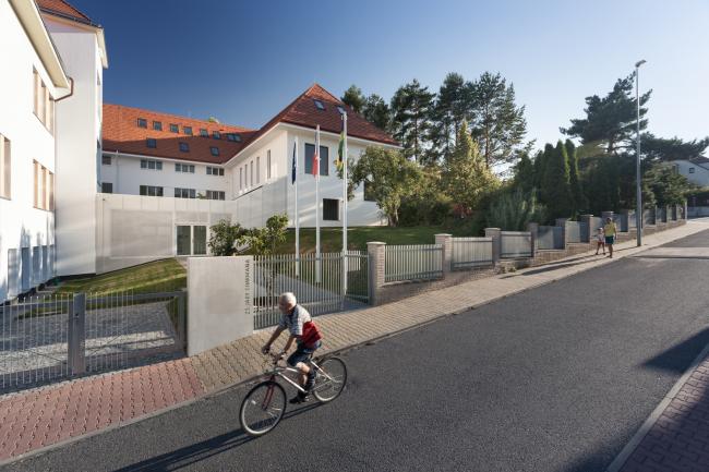 BIM建筑|奶油袍与小红帽：贾拉·西曼小学