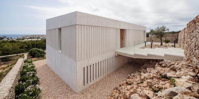 BIM建筑|面向海边睁开的年夜跨度不雅景台，极简天然的构架式室第