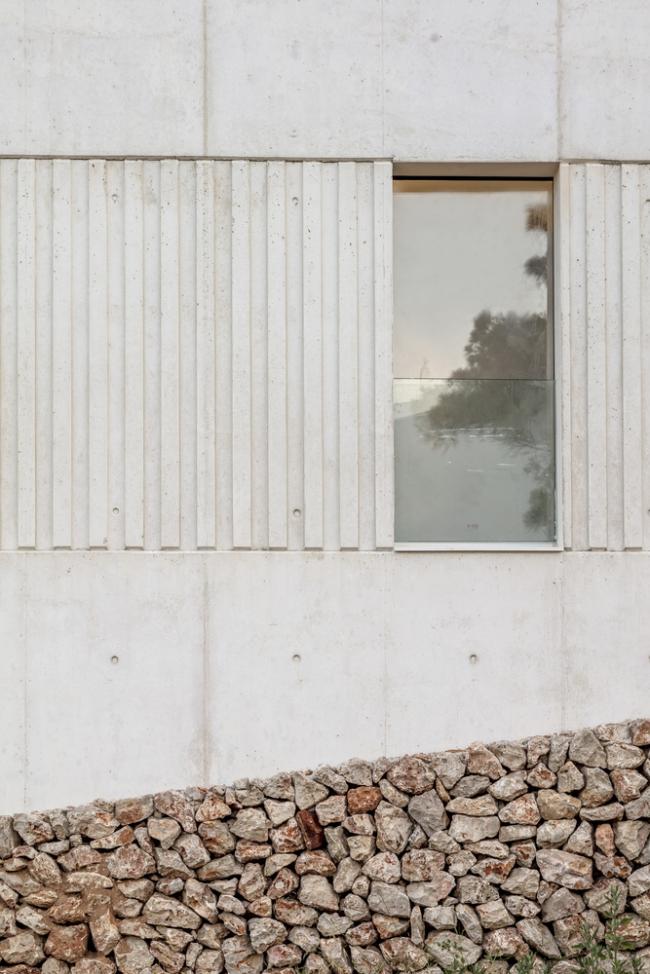 BIM建筑|面向海边睁开的年夜跨度不雅景台，极简天然的构架式室第