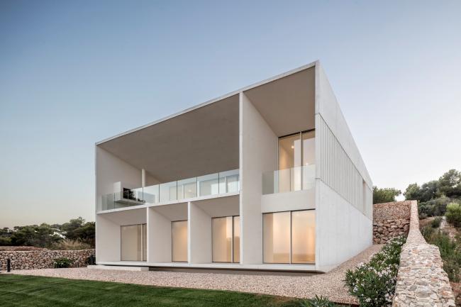 BIM建筑|面向海边睁开的年夜跨度不雅景台，极简天然的构架式室第