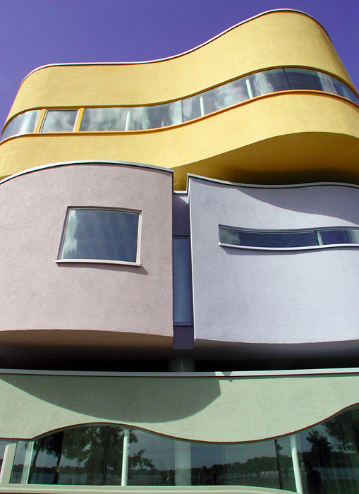 BIM建筑|多年后一个被抛弃设计的更生，一面巨墙朋分的立体室第 / Wall House 2