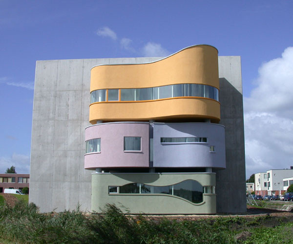 BIM建筑|多年后一个被抛弃设计的更生，一面巨墙朋分的立体室第 / Wall House 2