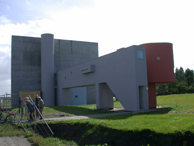 BIM建筑|多年后一个被抛弃设计的更生，一面巨墙朋分的立体室第 / Wall House 2