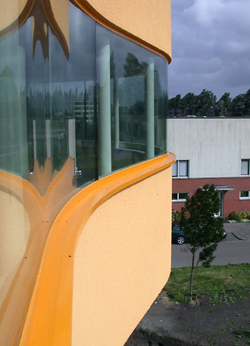 BIM建筑|多年后一个被抛弃设计的更生，一面巨墙朋分的立体室第 / Wall House 2