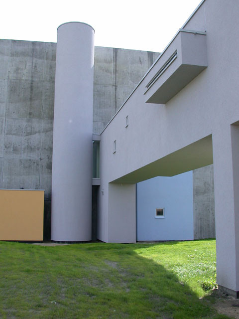 BIM建筑|多年后一个被抛弃设计的更生，一面巨墙朋分的立体室第 / Wall House 2