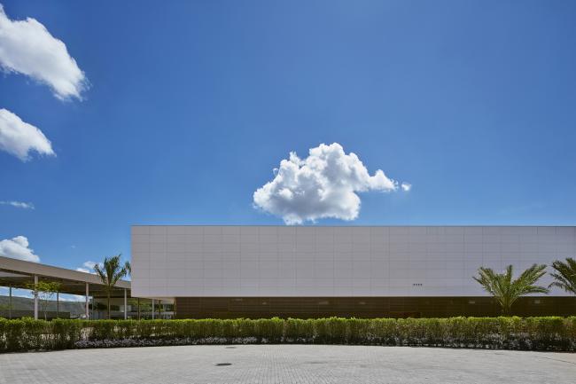 BIM建筑|优雅如天鹅展翅：巴西Roberto Herbster Gusmão黉舍