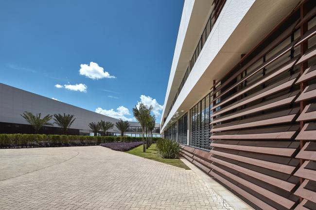 BIM建筑|优雅如天鹅展翅：巴西Roberto Herbster Gusmão黉舍