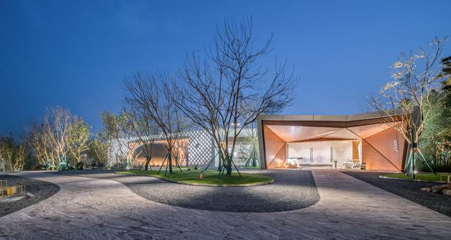 BIM建筑|山崖之巅,格构空间-重庆御临府艺术中间 / 成执设计