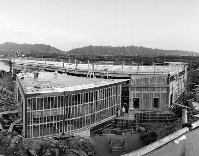 BIM建筑|山崖之巅,格构空间-重庆御临府艺术中间 / 成执设计