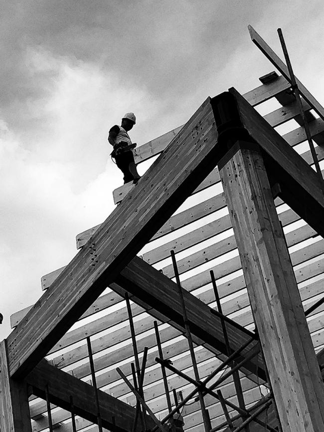 BIM建筑|山崖之巅,格构空间-重庆御临府艺术中间 / 成执设计