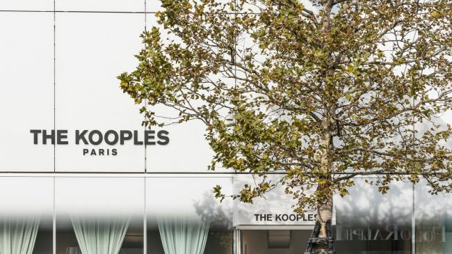 BIM建筑|法国里昂奥特莱斯，白色斗室子组成村落 / Gianni Ranaulo Design