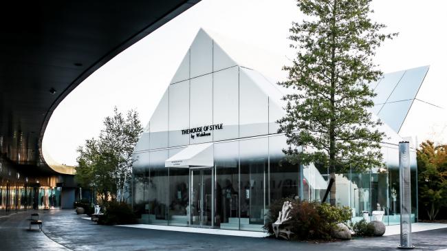 BIM建筑|法国里昂奥特莱斯，白色斗室子组成村落 / Gianni Ranaulo Design