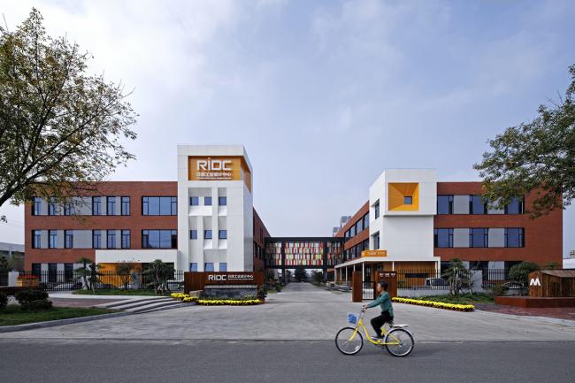 BIM建筑|朝阳当照，日照产业设计中间改革设计 / 上海善祥建筑设计