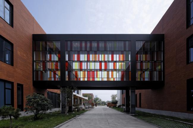 BIM建筑|朝阳当照，日照产业设计中间改革设计 / 上海善祥建筑设计