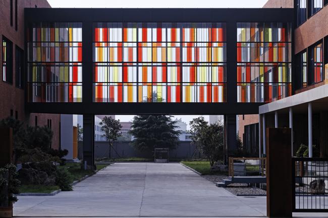 BIM建筑|朝阳当照，日照产业设计中间改革设计 / 上海善祥建筑设计