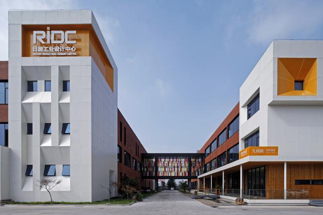 BIM建筑|朝阳当照，日照产业设计中间改革设计 / 上海善祥建筑设计