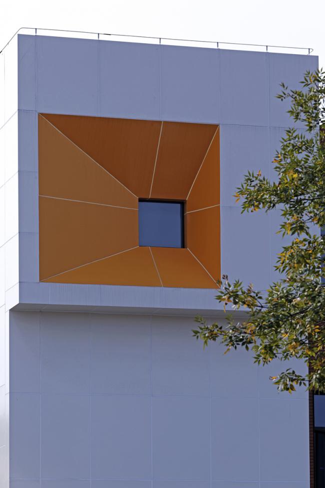 BIM建筑|朝阳当照，日照产业设计中间改革设计 / 上海善祥建筑设计