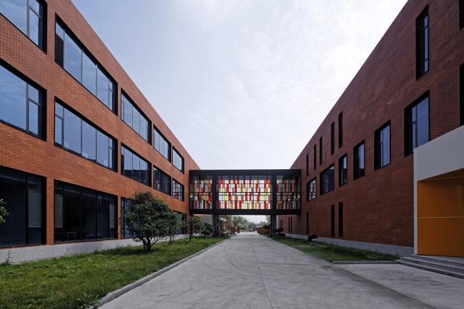 BIM建筑|朝阳当照，日照产业设计中间改革设计 / 上海善祥建筑设计