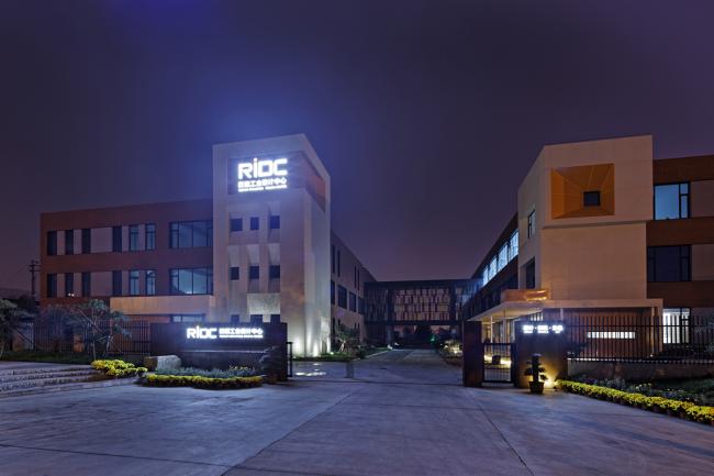 BIM建筑|朝阳当照，日照产业设计中间改革设计 / 上海善祥建筑设计