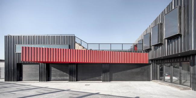 BIM建筑|一场汽车喜好者的社交试验，The Pit House汽车俱乐部 / 上建下筑工作室