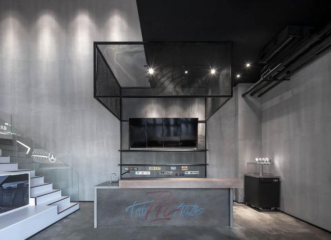 BIM建筑|一场汽车喜好者的社交试验，The Pit House汽车俱乐部 / 上建下筑工作室