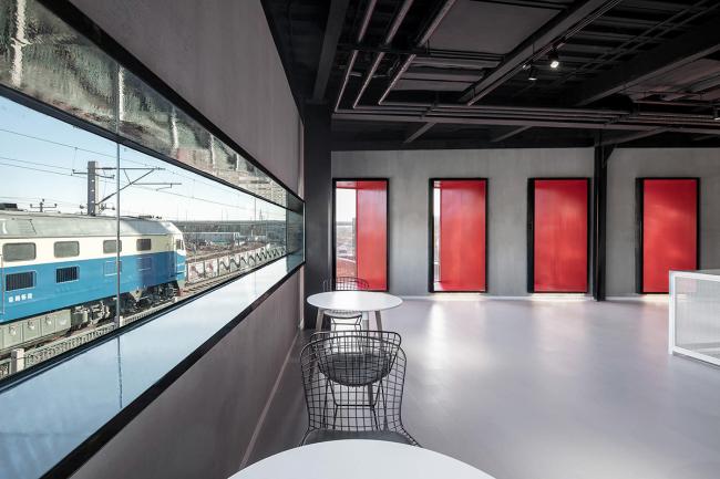 BIM建筑|一场汽车喜好者的社交试验，The Pit House汽车俱乐部 / 上建下筑工作室