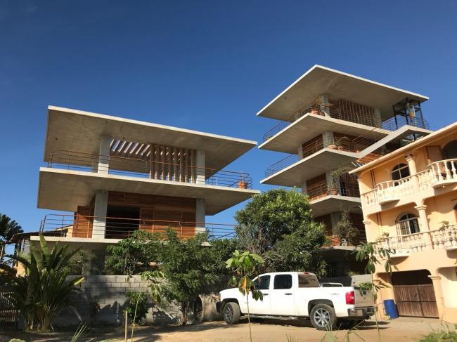 BIM建筑|远眺海面的多米诺屋子 / Taller de Arquitectura X / Alberto Kalach