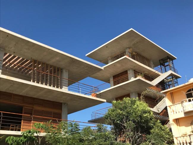 BIM建筑|远眺海面的多米诺屋子 / Taller de Arquitectura X / Alberto Kalach