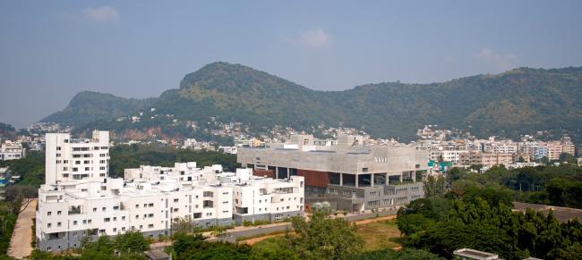 BIM建筑|宏大的排挤平台带来的多元可能性 / 维查雅瓦达计划与建筑学院研讨所