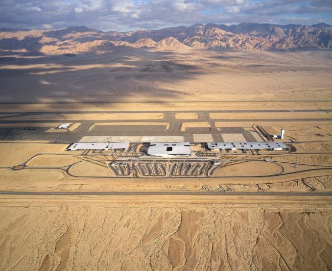 BIM建筑|苍莽戈壁中的一片白色蘑菇岩：以色列蒂姆纳国际机场