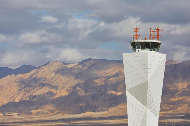 BIM建筑|苍莽戈壁中的一片白色蘑菇岩：以色列蒂姆纳国际机场