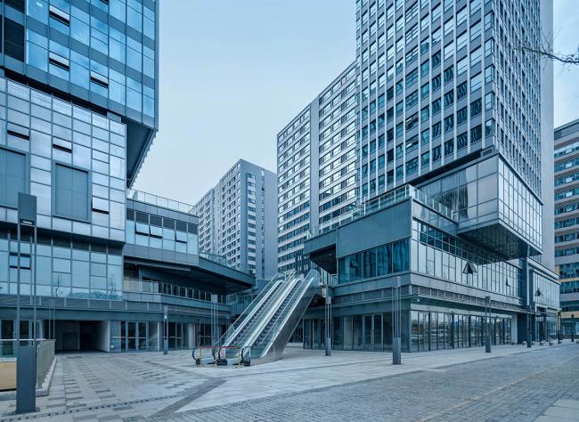 BIM建筑|活动的空间系统——成都昌鑫青羊万和中间 / 成执设计