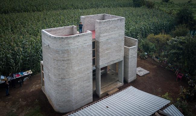 BIM建筑|墨西哥火山景不雅区的小小城堡——绿田温馨的柴火之家