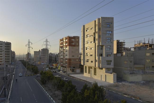 BIM建筑|如同被风化的粗粝岩石：阿维尼室第楼 | Heram建筑事务所