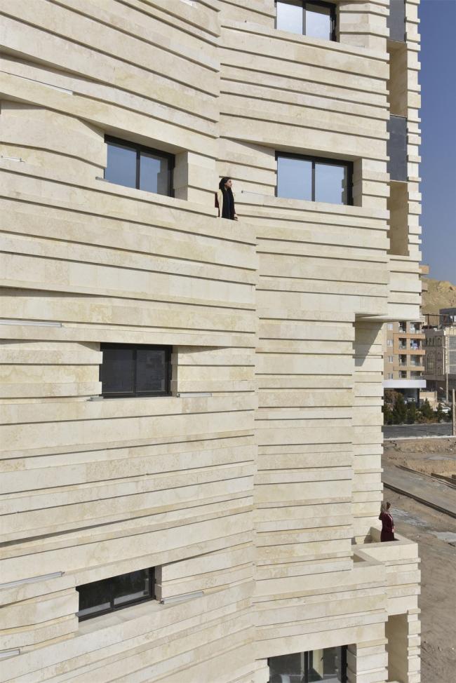 BIM建筑|如同被风化的粗粝岩石：阿维尼室第楼 | Heram建筑事务所