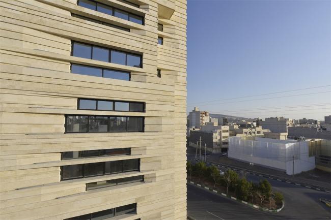 BIM建筑|如同被风化的粗粝岩石：阿维尼室第楼 | Heram建筑事务所