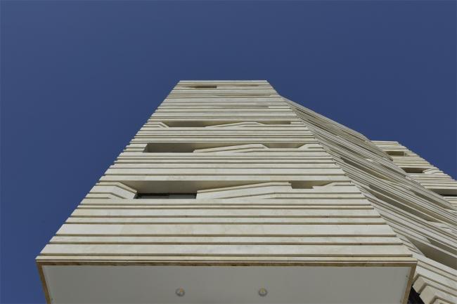 BIM建筑|如同被风化的粗粝岩石：阿维尼室第楼 | Heram建筑事务所