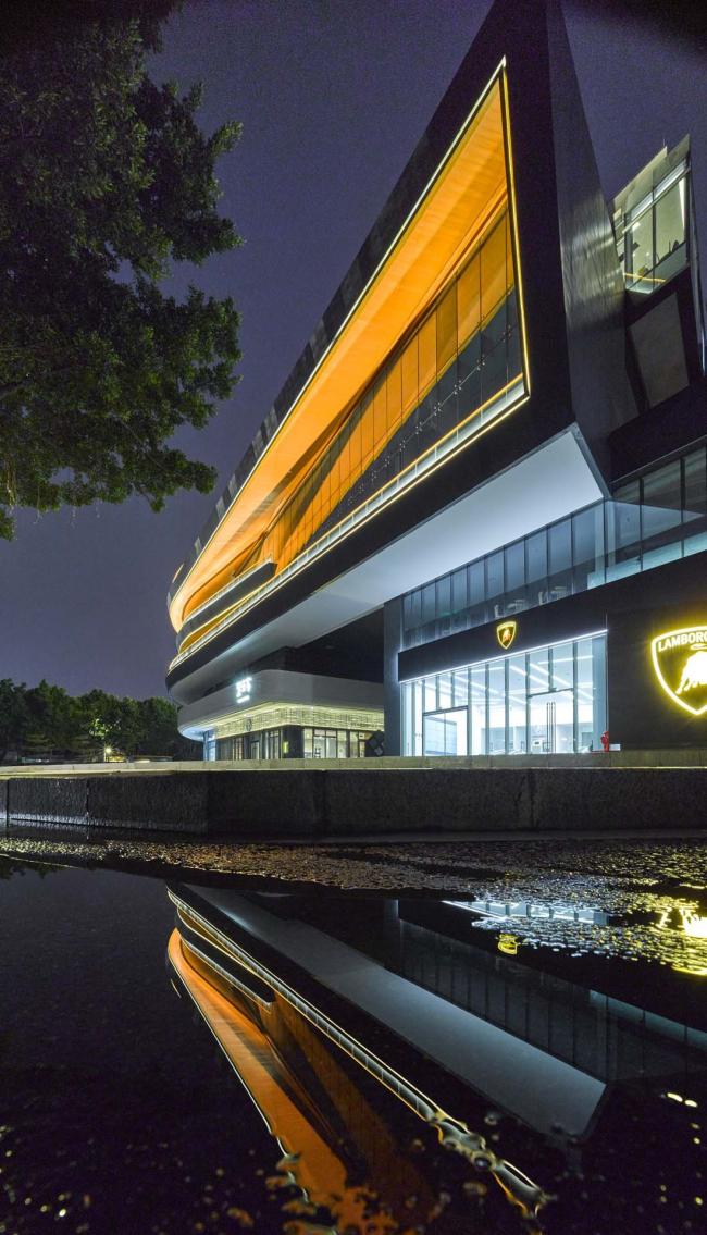 BIM建筑|二沙文立方: 一座垂直的街道美术馆 / 扉建筑