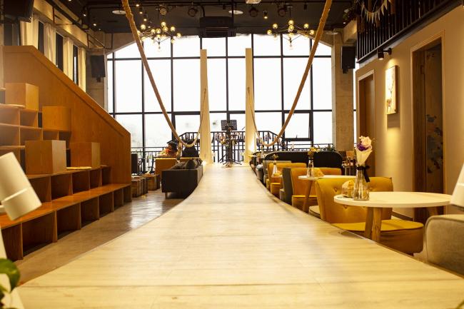 BIM建筑|6WEI空间咖啡厅，属于一座城市的空间 / 年夜晓建筑工作室