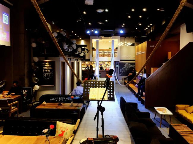 BIM建筑|6WEI空间咖啡厅，属于一座城市的空间 / 年夜晓建筑工作室