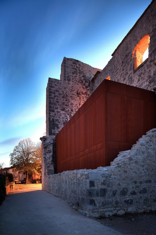 BIM建筑|卡斯塔夫的夏日天台／Nenad Fabijanić 建筑事务所