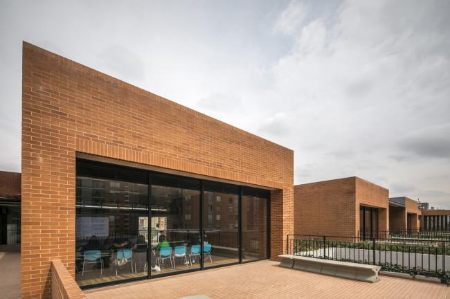 BIM建筑|天井中的黉舍，黉舍中的天井：哥伦比亚中小黉舍