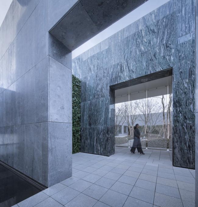 BIM建筑|水与石的江南光影——常州旭辉铂悦天宁生涯艺术馆 / 水石设计