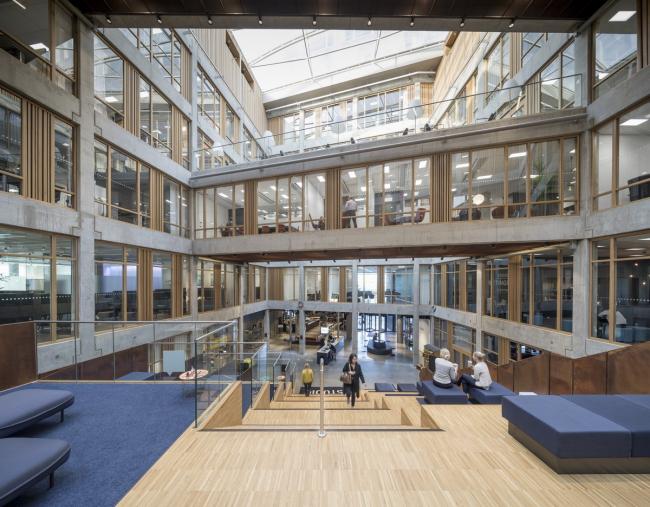 BIM建筑|仿佛停泊于岸边的巨型船只：马尔默口岸综合体 / SHL