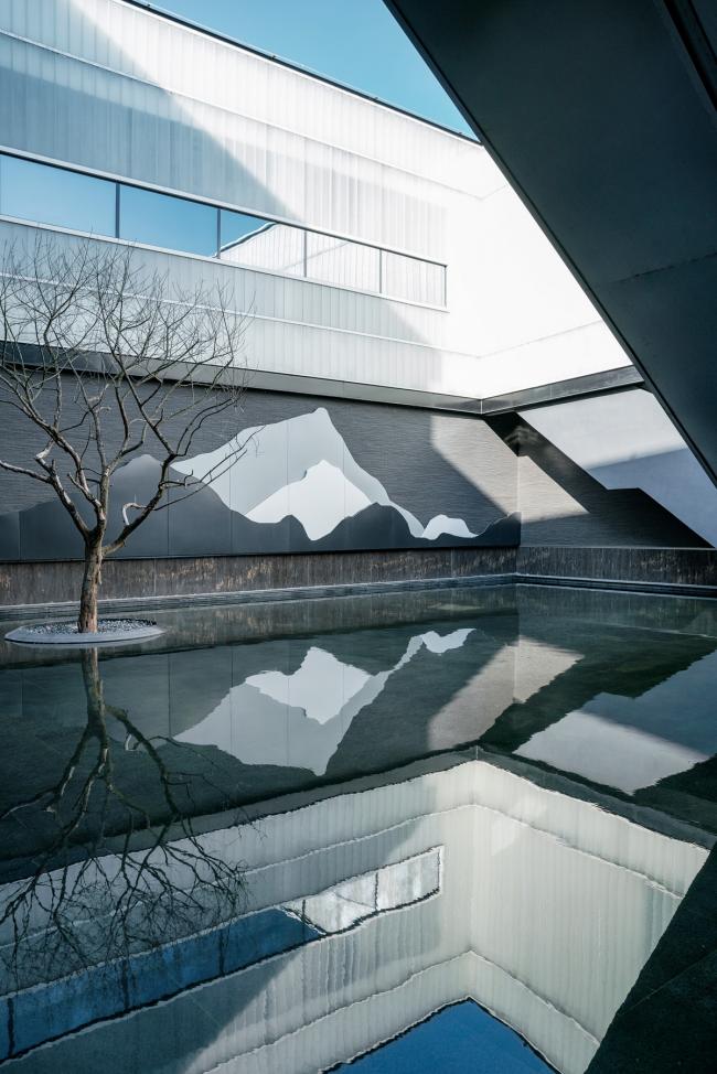 BIM建筑|在静谧诗意的空间，体验回隐的生涯艺术：领秀山艺术馆 / 霍普股份HYP-ARCH