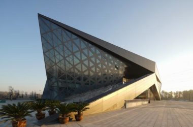 BIM建筑|动感的能量盒子：扬州南部新城体育园 / 柏涛设计-BIM建筑网