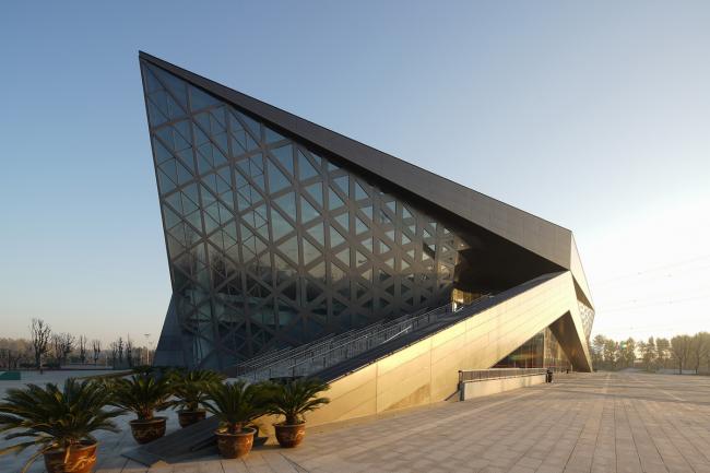 BIM建筑|动感的能量盒子：扬州南部新城体育园 / 柏涛设计